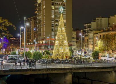 Girona’s Christmas lights fill the city with festive atmosphere through lighting projects designed to blend into one of Cata…